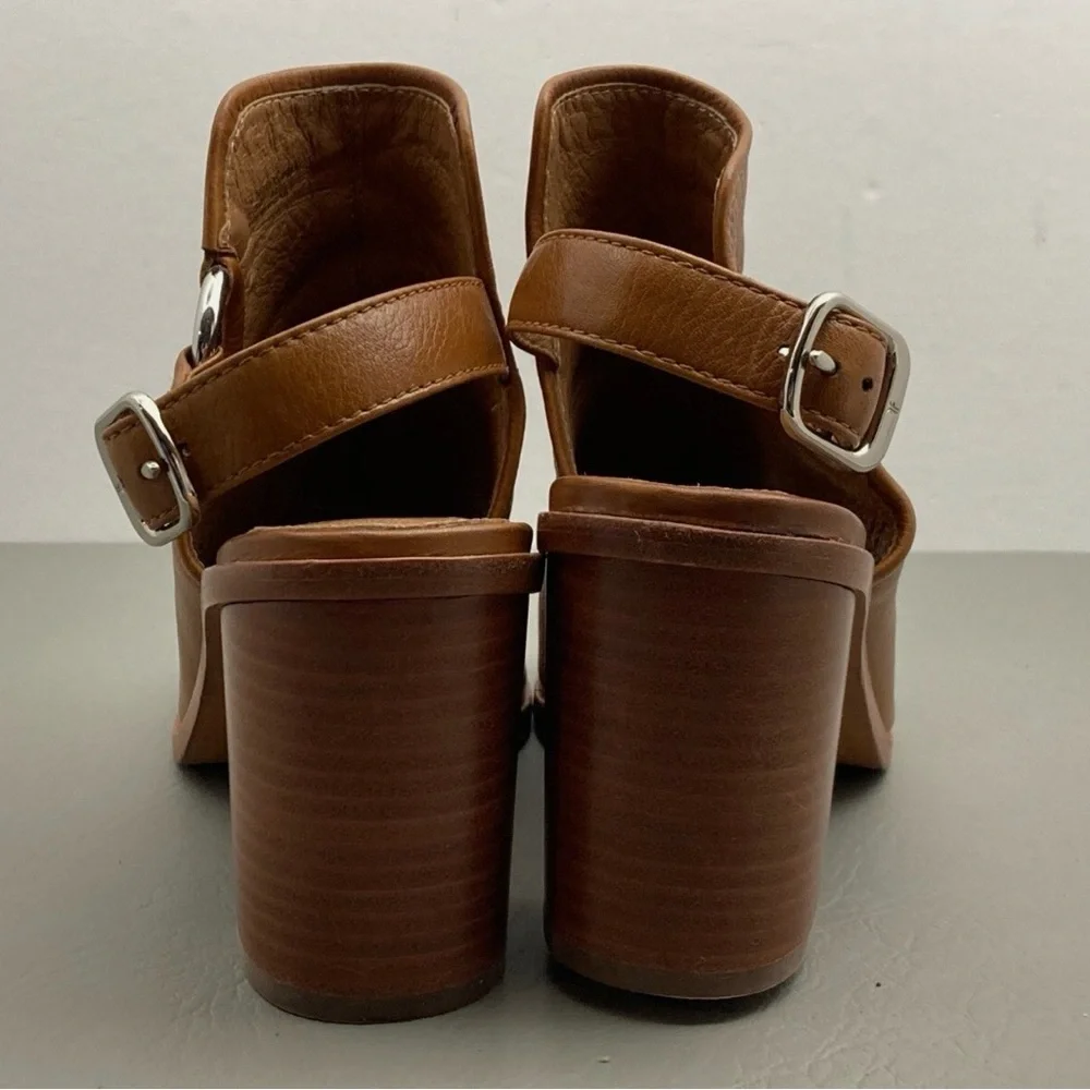 FRYE Elegant Tan Delaney Harness Leather Heeled Sandals size 11